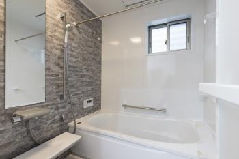 浴室　床　ひび割れ　修繕方法　在来浴室　システムバス