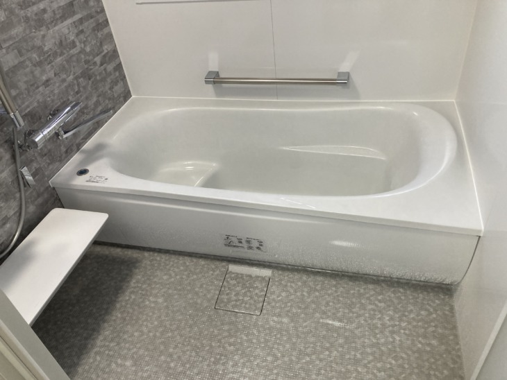 TOTOシステムバス・サザナとLIXILインプラス（内窓）設置工事です☆