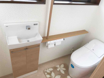 トイレ空間を大きくリニューアルリフォーム