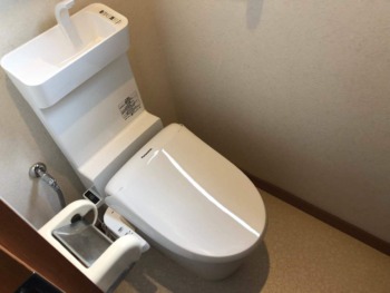 TOTO製の便器⇒パナソニック製アラウーノに