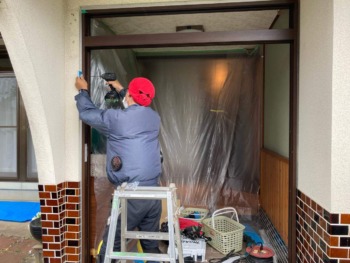 光の差し込む明るい玄関☆彡