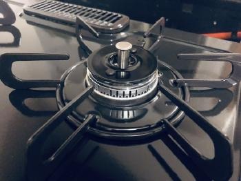 キッチン　リフォーム　ポイント　注意点　加熱機器　ガスコンロ