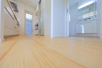 キッチン リフォーム 後悔しない 床材