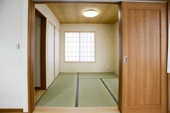 リノベーション工事　リビング　横　和室