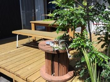 ウッドデッキ メリット デメリット 魅力的 使い方