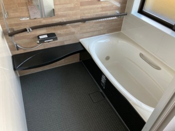 タイル浴室からLIXILシステムバスへの浴室空間リフォーム☆
