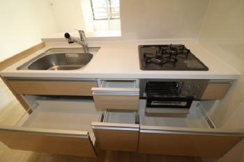 最新　キッチン　設備　収納　水廻り　火廻り　IH　ワークトップ