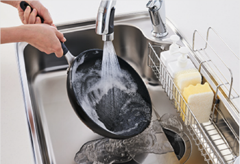 LIXIL　キッチン　特徴　汚れんフード　ひろびろシャワー　料理しやすい　掃除しやすい　メンテナンス簡単