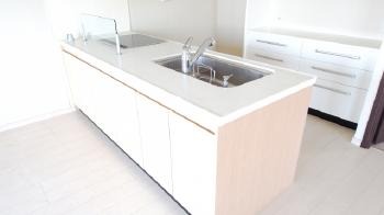 システムキッチン 選び ポイント コンロ廻り 収納 調理台 高さ 保証制度