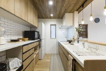 キッチン　リフォーム　間取り　変更　生活導線　デザイン　配管　メリット　デメリット