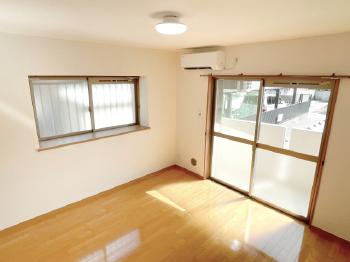 夏の暑い部屋でお困りの方へ！部屋の温度を一定に保つ方法を解説します！