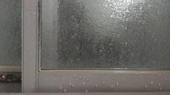 窓 断熱 室内 熱 逃がさない 結露 カーテン 壁 カビ 抑制 冷暖房 効果 良 温度差 ヒートショック 防止 遮音 防犯