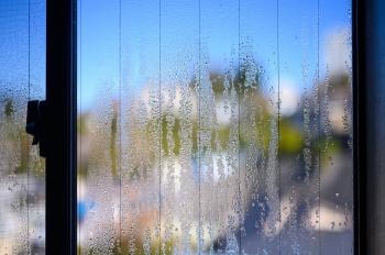 断熱　断熱ドア　結露　防止　冷暖房費　削減　断熱性能