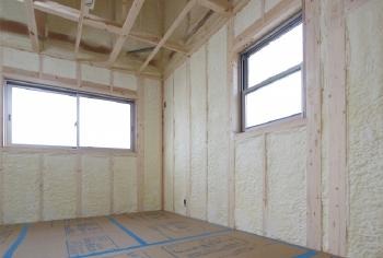 断熱リフォーム　冷暖房　効き　健康　良い　ヒートショック　防音対策　外壁　屋根　内窓　天井　壁　床
