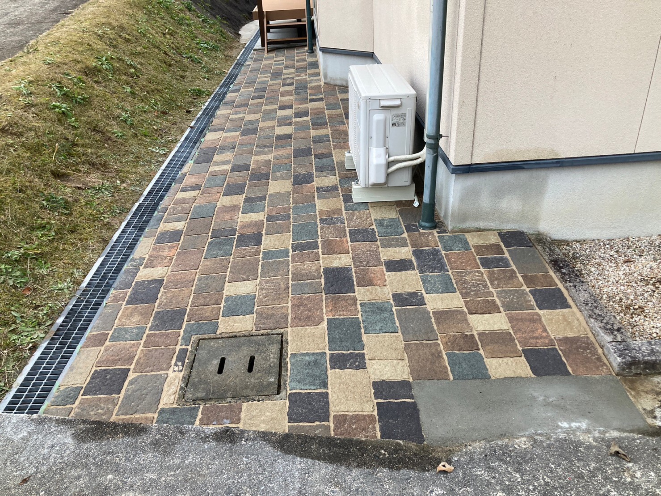 遂に外構工事完成！ガンデブリックでインターロッキング！～松江店日記～