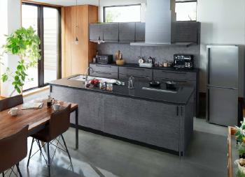 システムキッチンは扉で大きく印象が変わります！張り替えの際の注意点もご紹介！