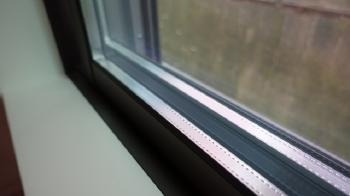 冬　窓際　寒い　冷気　断熱シート　プチプチ　リフォーム　断熱　内窓　ペアガラス　