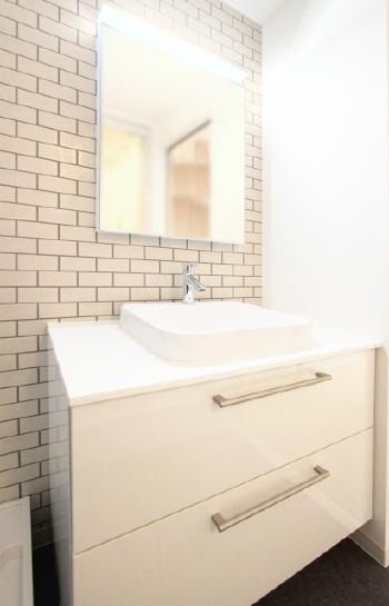 洗面所　床　冷たくない　コルクマット　ヒーター　サーモタイル　