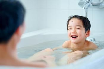 バスタブ　大きさ　足　伸ばせる　標準