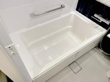 バスタブ　大きさ　足　伸ばせる　標準