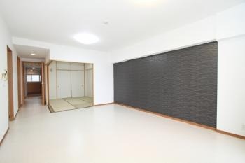 部屋　壁紙　アクセントクロス　アクセントウォール　選び方　家具　光　選定