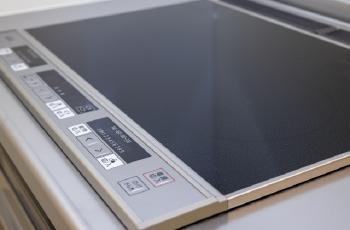 システムキッチン　掃除　しやすい　シンク　水廻り　汚れ　火廻り　キッチンパネル　人造大理石　IH