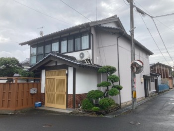 ローズグレーで外壁塗装！木塀もリフレッシュ塗装☆