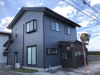 外壁を”超低汚染プラチナリファイン”でバッチリ保護☆