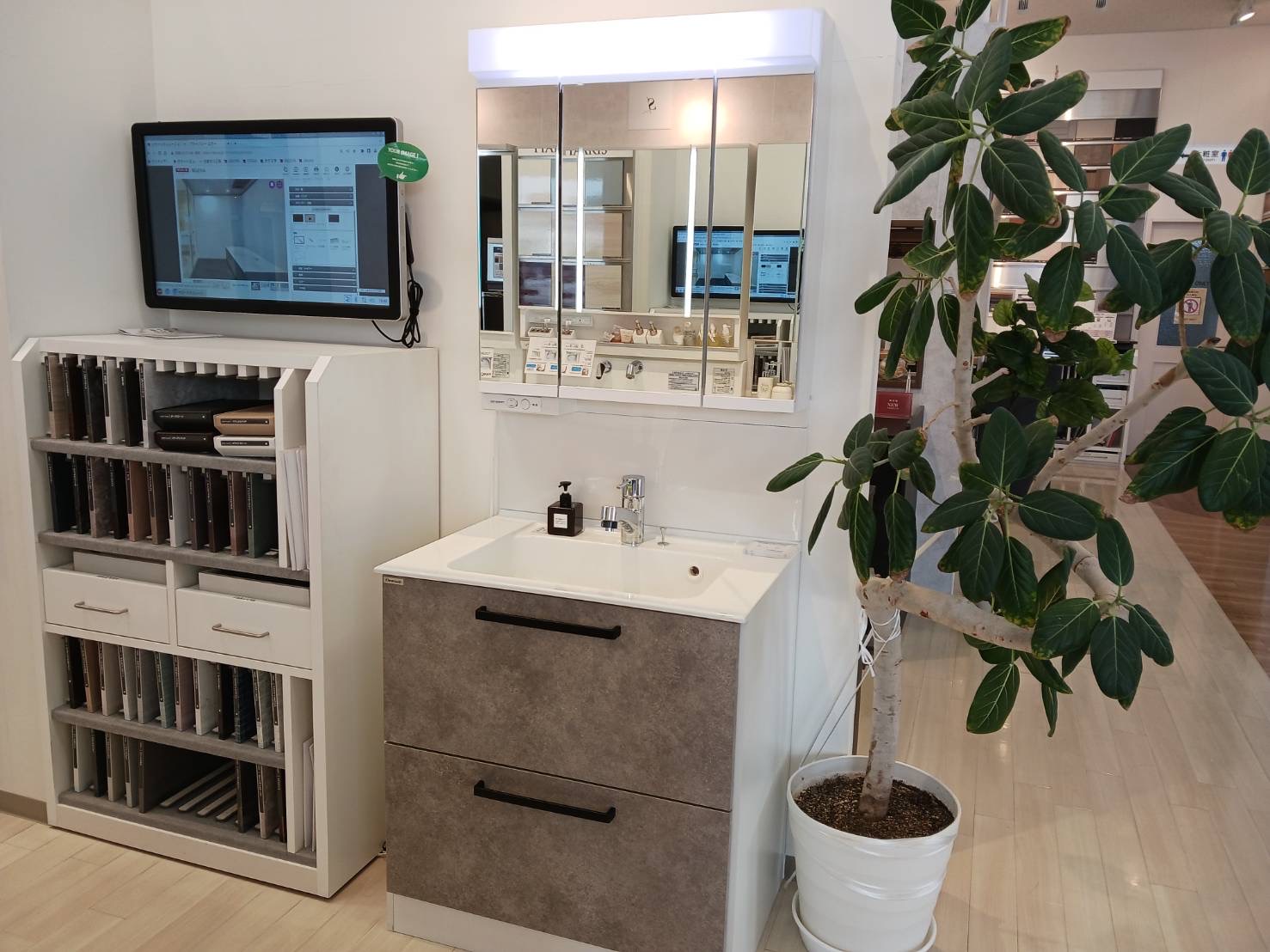 クリナップの洗面化粧台～ラクトワ～