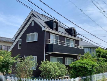 屋根も外壁も艶を取り戻しました！