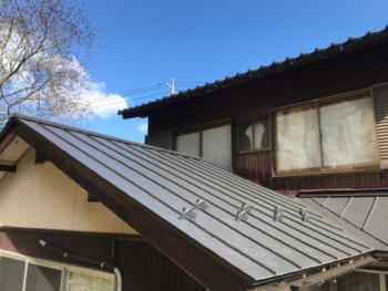 金属屋根へリフォームです☆