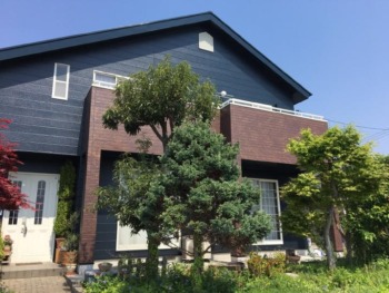 色あせた外壁が一新！落ち着いた外観に生まれ変わりました☆