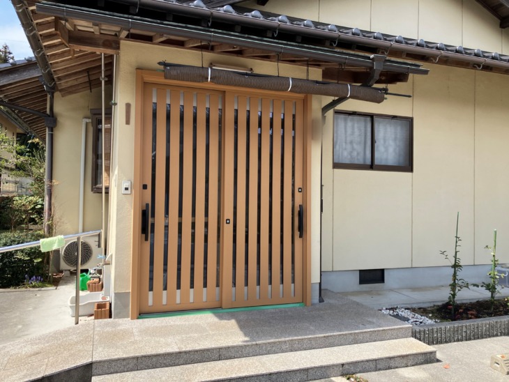 玄関引き戸交換☆ガラスも複層ガラスでしっかり断熱・遮熱☆