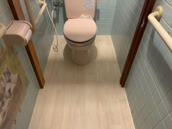 トイレ床リニューアル工事