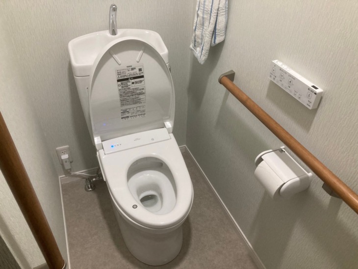 トイレ空間のバリアフリー化とお手入れ簡単便器へ🎵