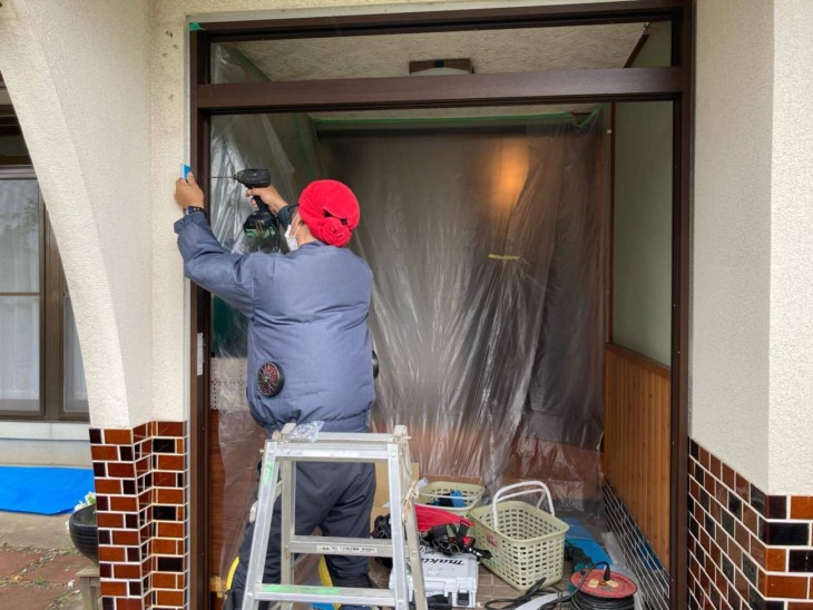 光の差し込む明るい玄関☆彡