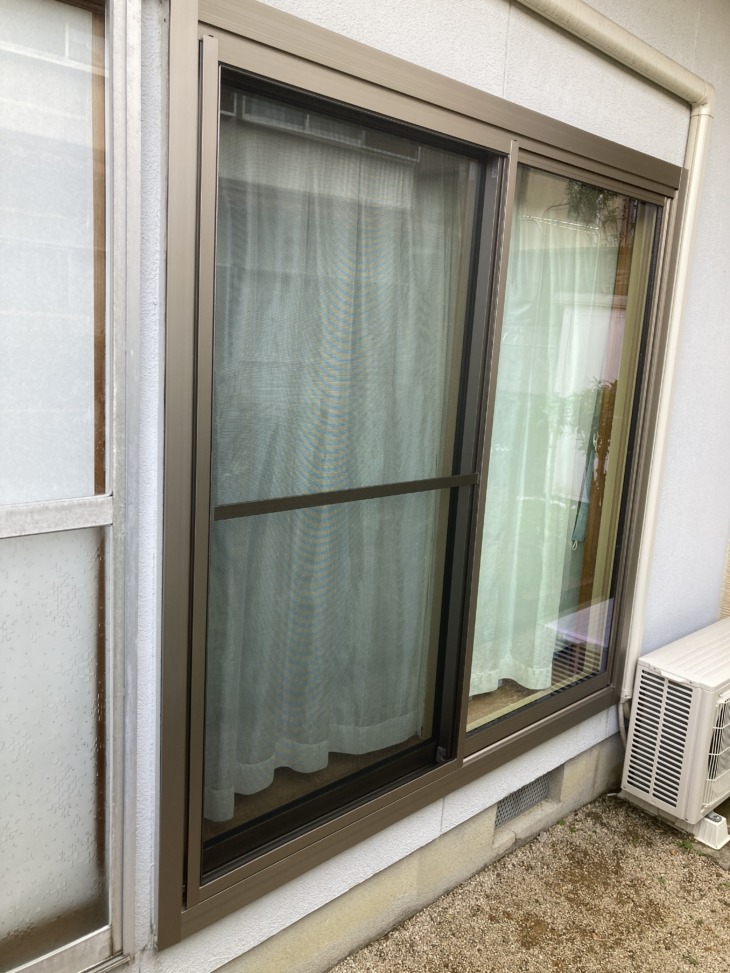 リビングの窓を断熱リフォームで夏も冬も快適なお部屋になります。