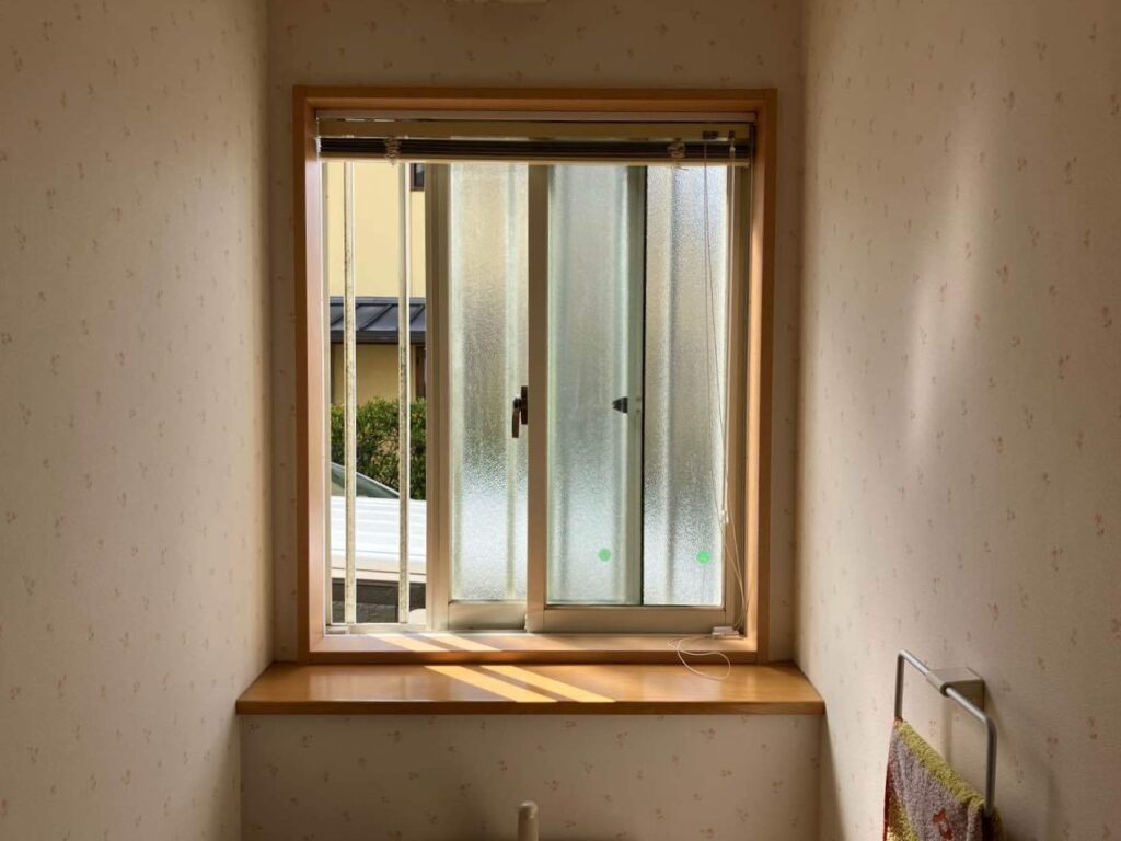 トイレの窓